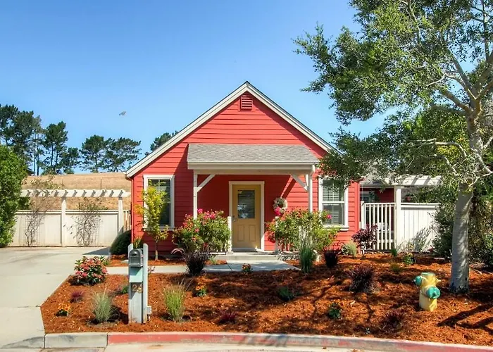Serene Bungalow-Style Home In Point Reyes Station!
